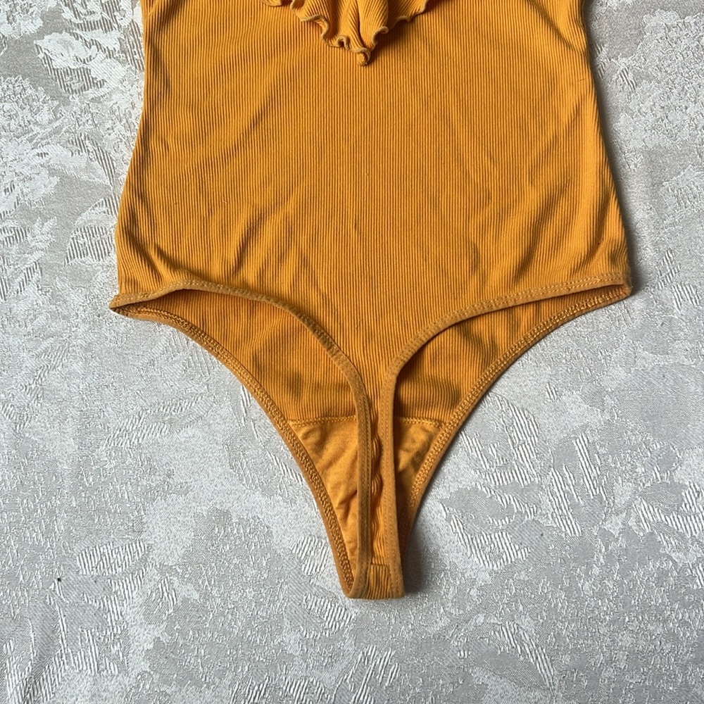Wilfred Ribbed Ruffle Bodysuit - Picture 8 of 12